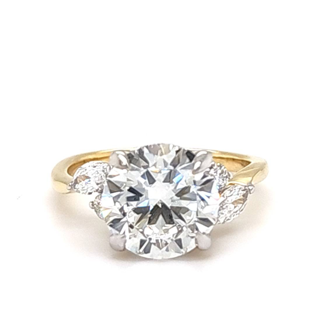 LG - 14K 4.68CT D-RING LDS MARQ/RDS "CERTIFIED" MICRO PRONG CNTR 4.02CT